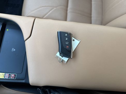 Used 2023 Lexus ES 300h Ultra Luxury image 24