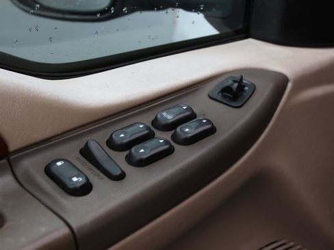 Used 2004 Ford F350 Lariat image 15