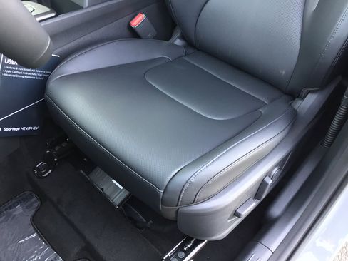 New 2026 Kia Sportage EX image 10