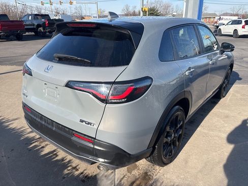 Used 2024 Honda HR-V Sport image 5