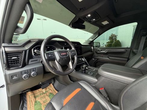 Used 2023 GMC Sierra 1500 AT4 w/ AT4 Premium Package AWD/4WD image 10