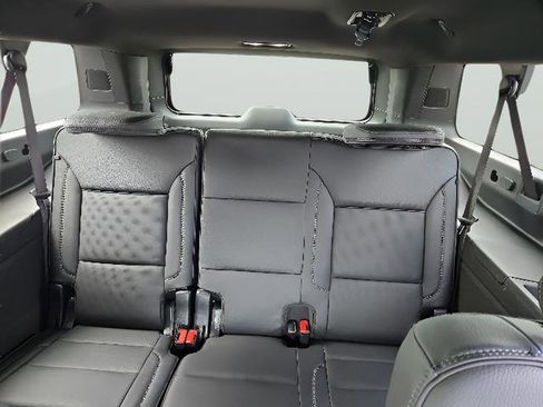 Used 2025 GMC Yukon XL Denali AWD/4WD image 16
