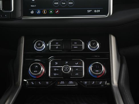 Used 2021 GMC Yukon Denali w/ Denali Ultimate Package AWD/4WD image 18