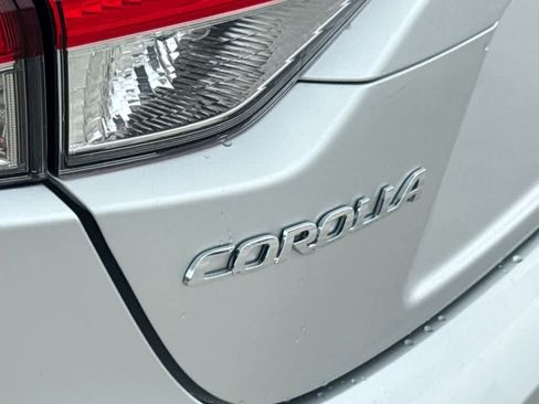Used 2026 Toyota Corolla LE FWD image 10