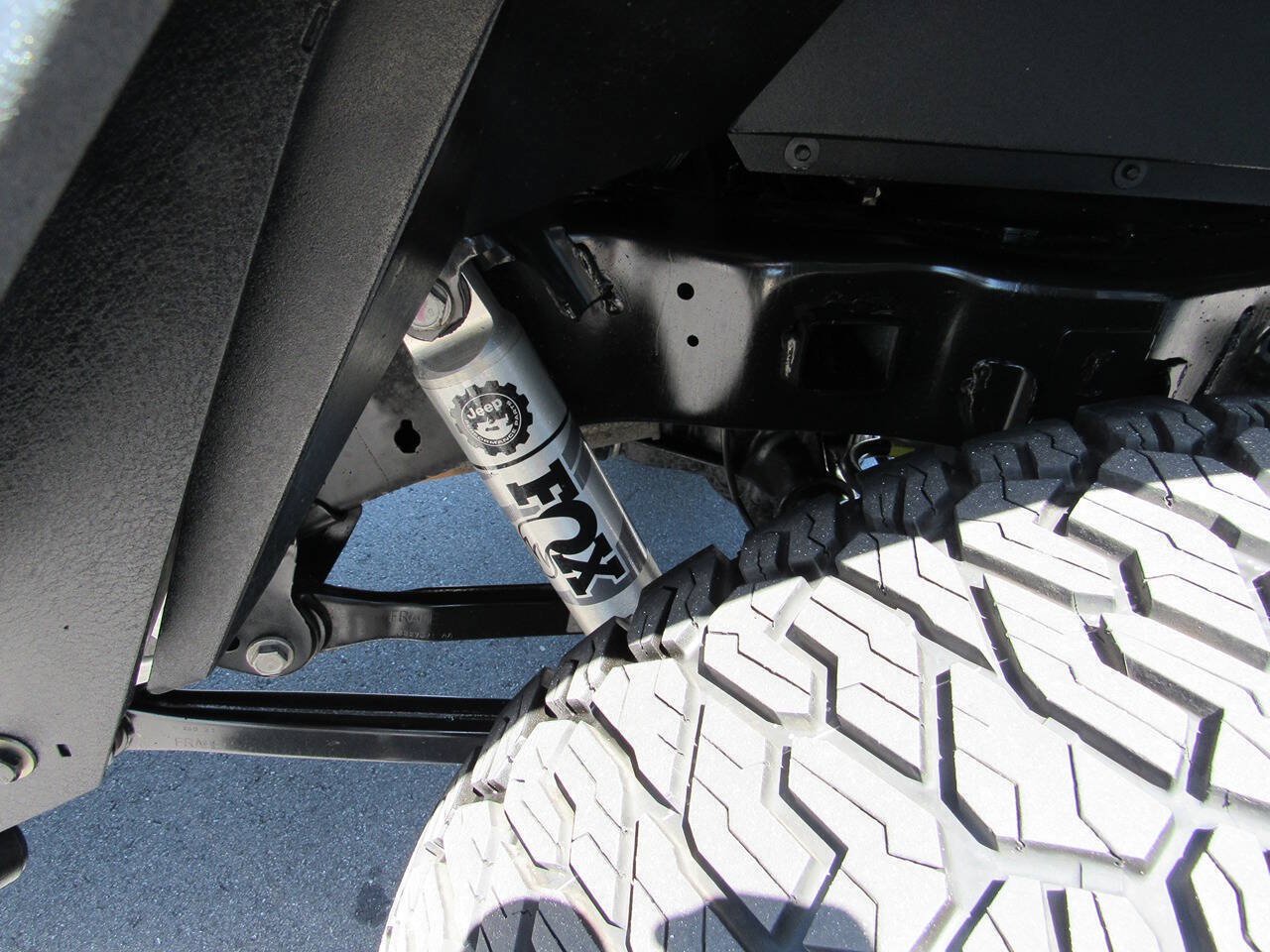 Used 2023 Jeep Gladiator Sport AWD/4WD image 11