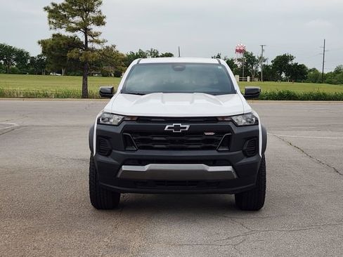 Used 2023 Chevrolet Colorado Trail Boss w/ Technology Package AWD/4WD image 2