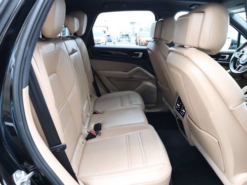 Used 2019 Porsche Cayenne AWD/4WD image 39