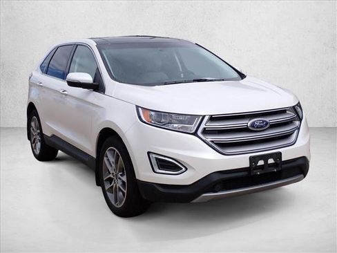 Used 2017 Ford Edge Titanium w/ Equipment Group 301A FWD image 5