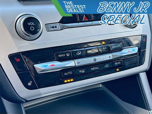 Used 2022 Ford Explorer XLT w/ Equipment Group 202A image 15