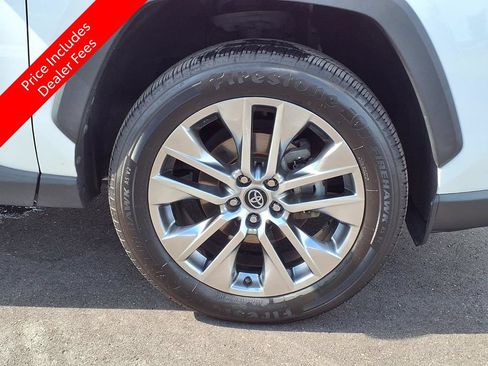 Used 2020 Toyota RAV4 XLE Premium FWD image 9