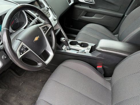 Used 2017 Chevrolet Equinox LT w/ Convenience Package image 9