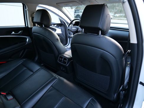 Used 2023 Genesis G70 2.0T image 44