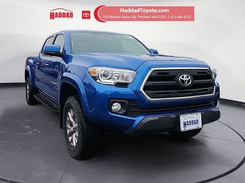 Used 2017 Toyota Tacoma SR5 w/ Tow Package AWD/4WD image 7