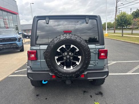Used 2024 Jeep Wrangler Unlimited Rubicon 4xe w/ Convenience Group AWD/4WD image 4
