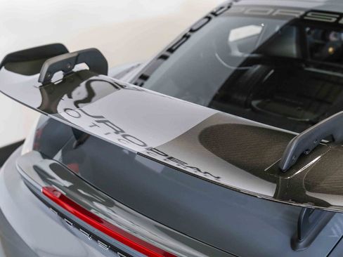 Used 2025 Porsche 718 Cayman GT4 RS w/ Weissach Package RWD image 28