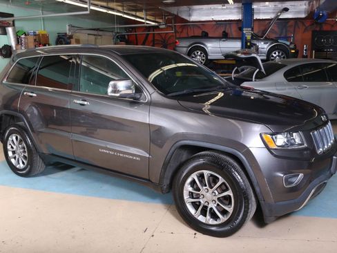 Used 2015 Jeep Grand Cherokee Limited AWD/4WD image 2