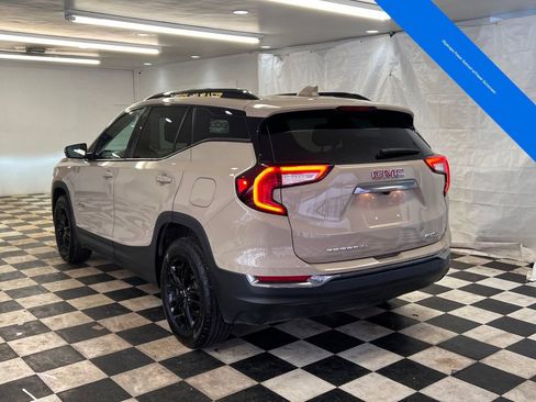 Used 2022 GMC Terrain AT4 image 8