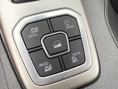 New 2026 Nissan Frontier SV w/ SV Convenience Package image 18