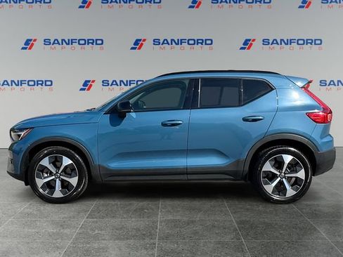 Used 2023 Volvo XC40 B5 Ultimate w/ Climate Package AWD/4WD image 2