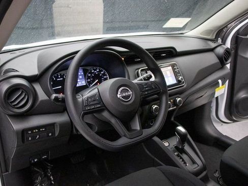New 2025 Nissan Kicks Play S image 25