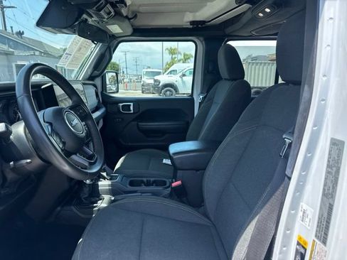 Used 2024 Jeep Wrangler Unlimited Sport AWD/4WD image 9