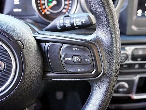 Certified 2022 Jeep Wrangler Sport image 30