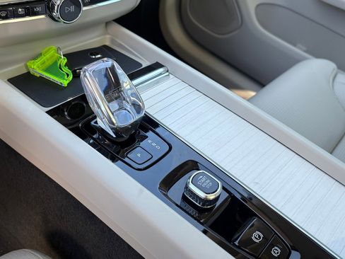 New 2026 Volvo XC60 B5 Ultra w/ Protection Package Premier image 15