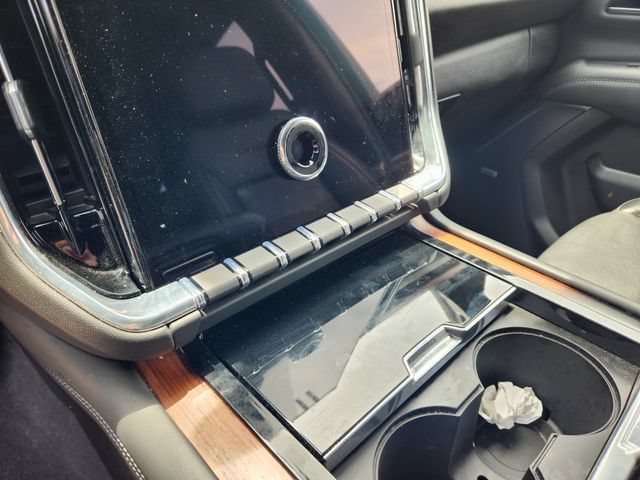 Used 2025 GMC Yukon Denali AWD/4WD image 19
