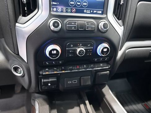 Used 2021 GMC Sierra 1500 SLT w/ SLT Premium Plus Package AWD/4WD image 20