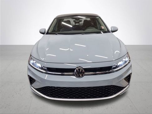 New 2026 Volkswagen Jetta SE image 2