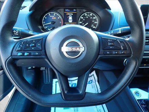 Used 2023 Nissan Altima 2.5 S FWD image 11