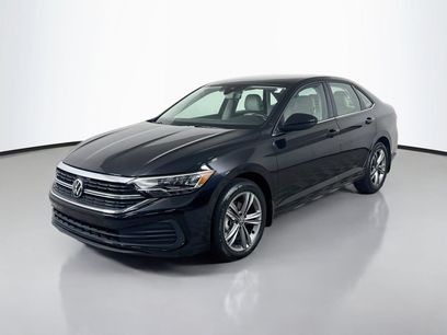 Used 2024 Volkswagen Jetta SE w/ Panoramic Sunroof Package