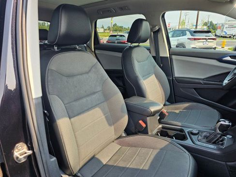 Used 2022 Volkswagen Taos SE image 11