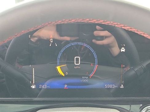 Used 2025 Chevrolet Trax RS w/ Driver Confidence Package image 11