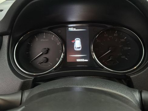 Used 2017 Nissan Rogue SV AWD/4WD image 9
