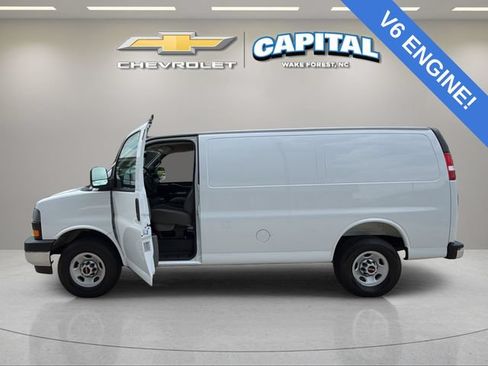 Used 2025 GMC Savana 2500 w/ Driver Convenience Package RWD image 3