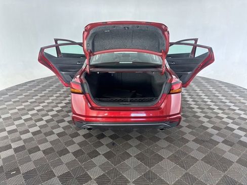 Used 2019 Nissan Altima 2.5 SR w/ SR Premium Package FWD image 15