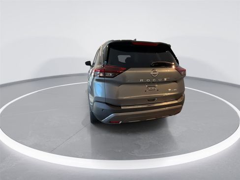 Used 2023 Nissan Rogue SL w/ SL Premium Package image 7