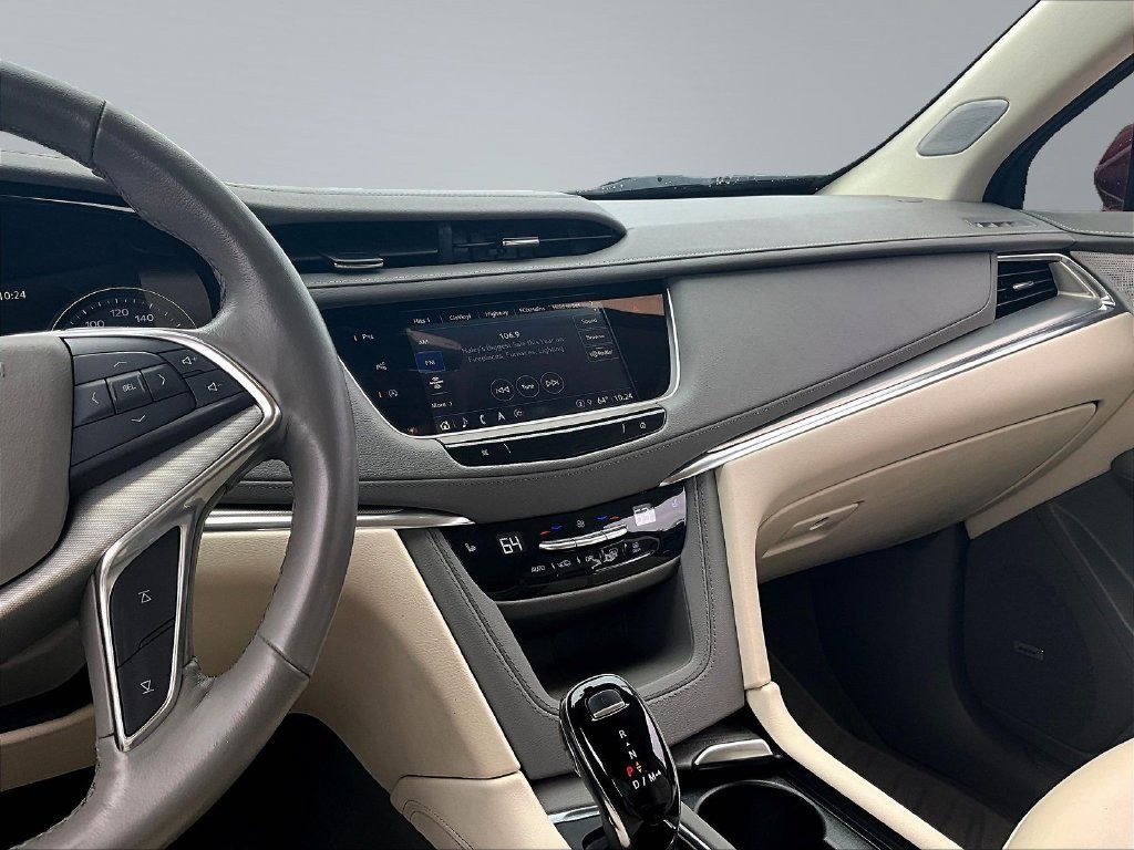 Used 2023 Cadillac XT5 Premium Luxury w/ Technology Package FWD image 11
