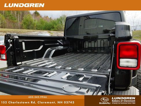 Used 2023 Jeep Gladiator Sport image 18