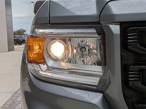 Used 2022 GMC Canyon Elevation w/ Elevation Premium Package image 10