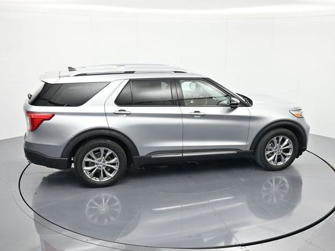 Used 2023 Ford Explorer Limited w/ Equipment Group 301A RWD image 32