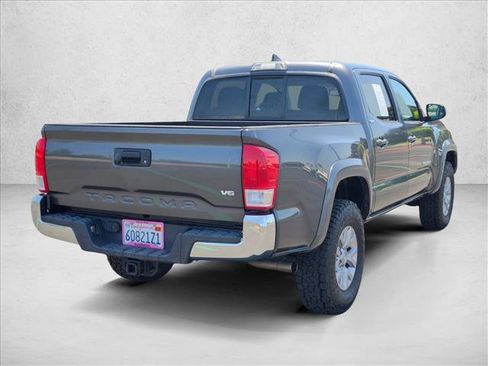 Used 2016 Toyota Tacoma SR5 w/ SR5 Appearance Package (SN) RWD image 5