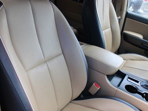 Used 2020 Kia Sedona EX image 25