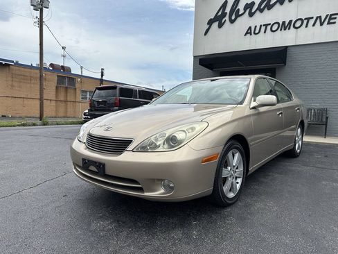 Used 2005 Lexus ES 330 w/ DVD Navigation System Pkg FWD image 2
