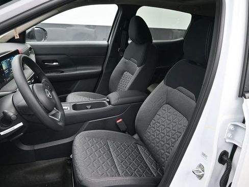 New 2026 Nissan Kicks SV w/ SV Premium Package FWD image 17