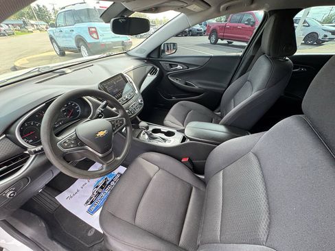 Used 2022 Chevrolet Malibu LT FWD image 23
