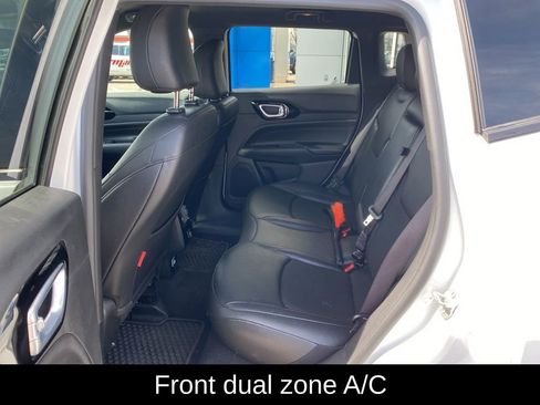 Used 2025 Jeep Compass Trailhawk image 8