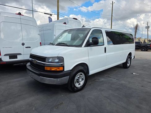 Used 2017 Chevrolet Express 3500 LT w/ LT Preferred Equipment Group image 26