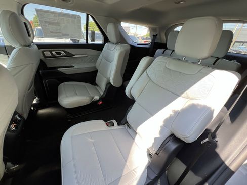 New 2026 Ford Explorer Platinum w/ LUX Leather Package AWD/4WD image 25